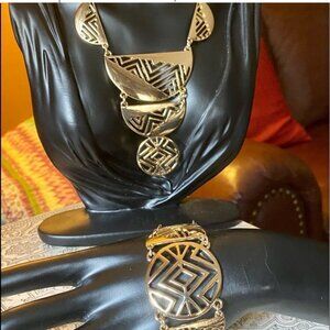 Abstract design Gold necklace & bracelet Set & 2 pairs earrings statement 80 90